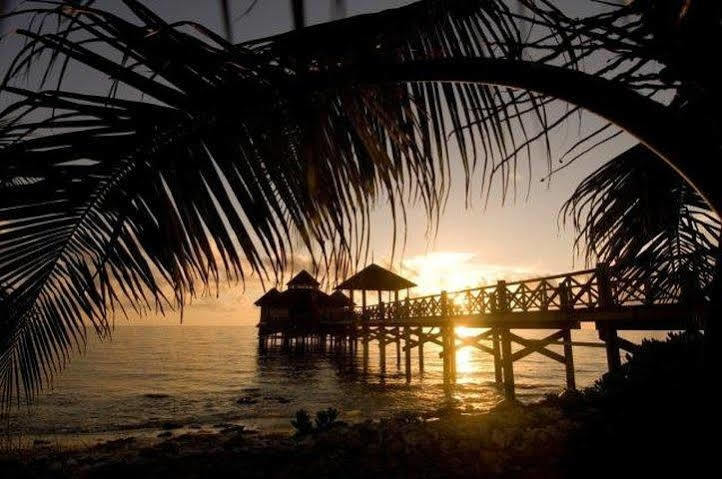 Kamalame Cay Hotel Staniard Creek Exterior foto